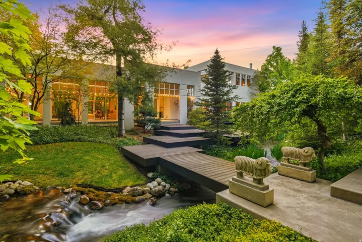 2552 E Walker Ln, Salt Lake City, Utah 84117