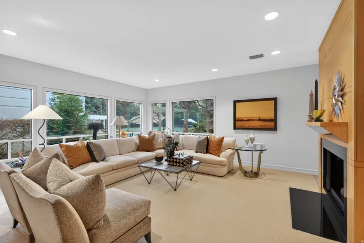 2552 E Walker Ln, Salt Lake City, Utah 84117