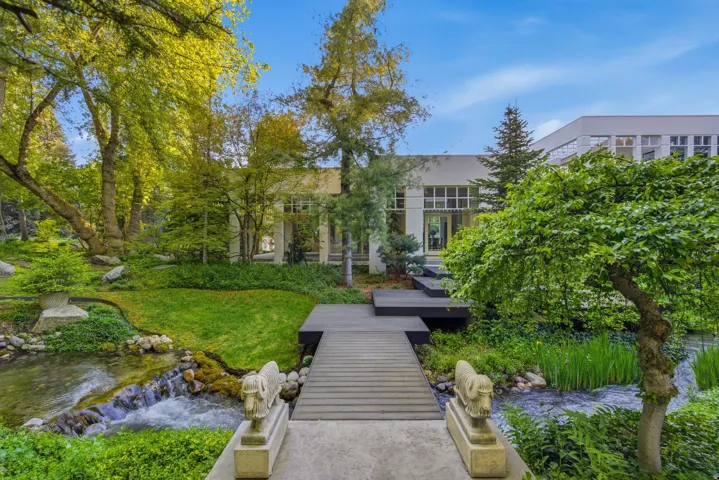 2552 E Walker Ln, Salt Lake City, Utah 84117