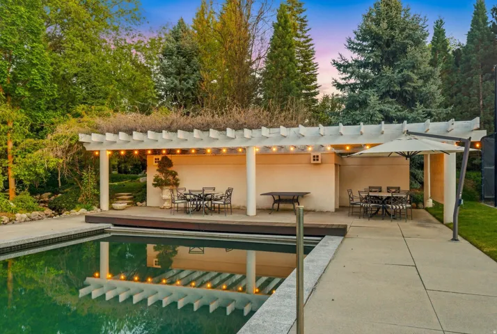 2552 E Walker Ln, Salt Lake City, Utah 84117