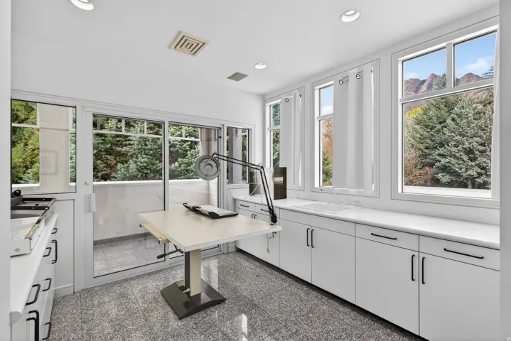 2552 E Walker Ln, Salt Lake City, Utah 84117