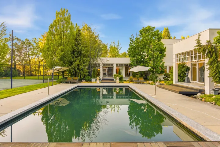 2552 E Walker Ln, Salt Lake City, Utah 84117