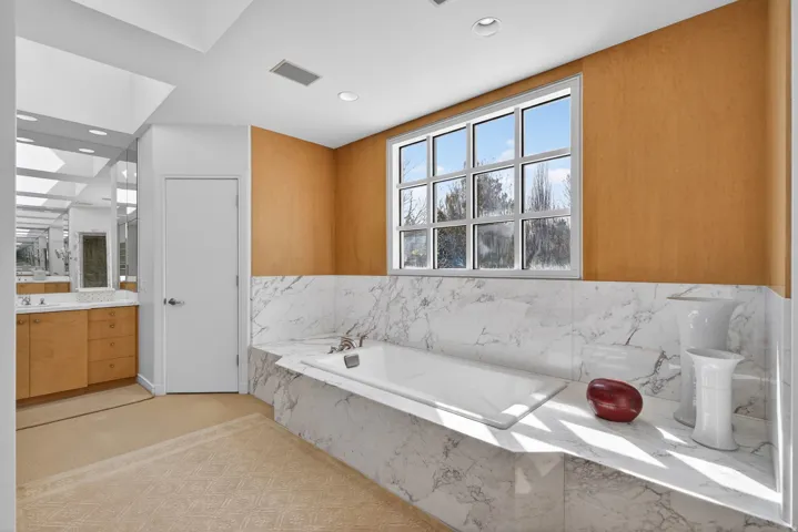2552 E Walker Ln, Salt Lake City, Utah 84117