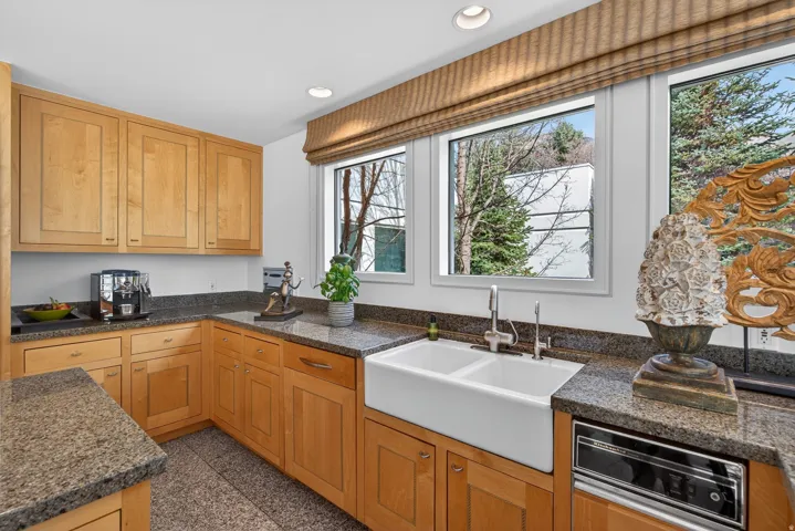 2552 E Walker Ln, Salt Lake City, Utah 84117