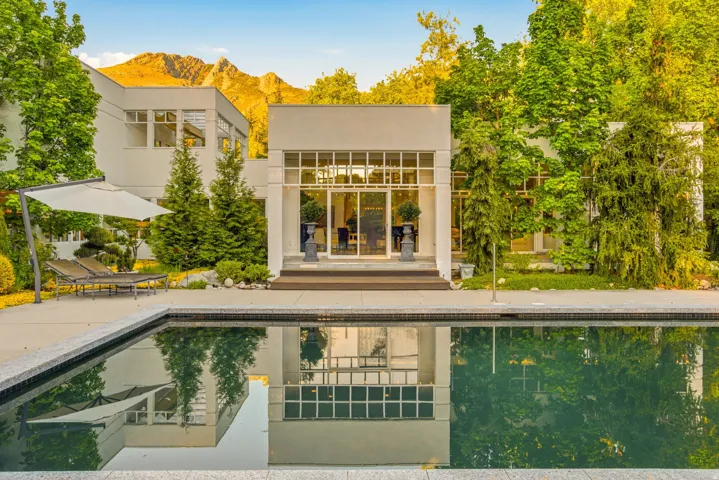 2552 E Walker Ln, Salt Lake City, Utah 84117