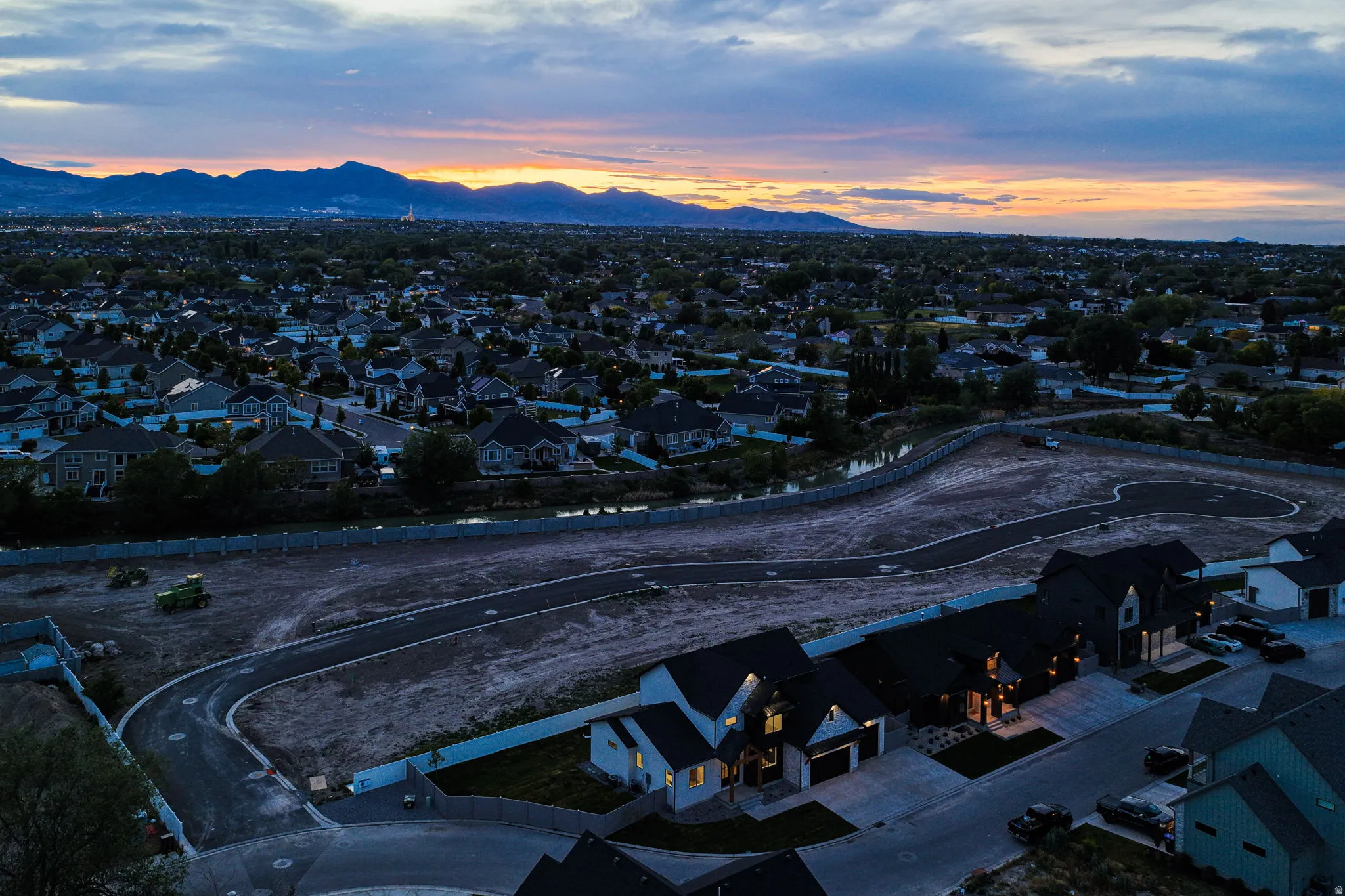 Aerial perspective showcasing a developing residential area with new construction homes