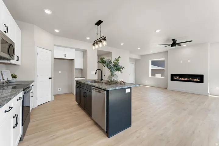 446 N 460 E #9, Salem, Utah 84653