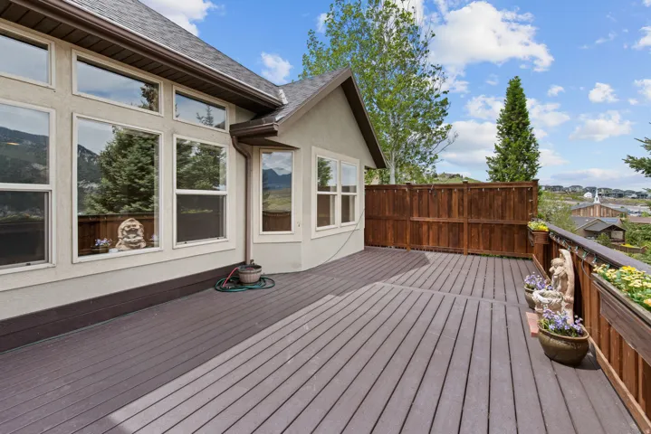 Huge Deck w/ snow barrier, bistro lights built in flower boxes w/ auto sprinklers