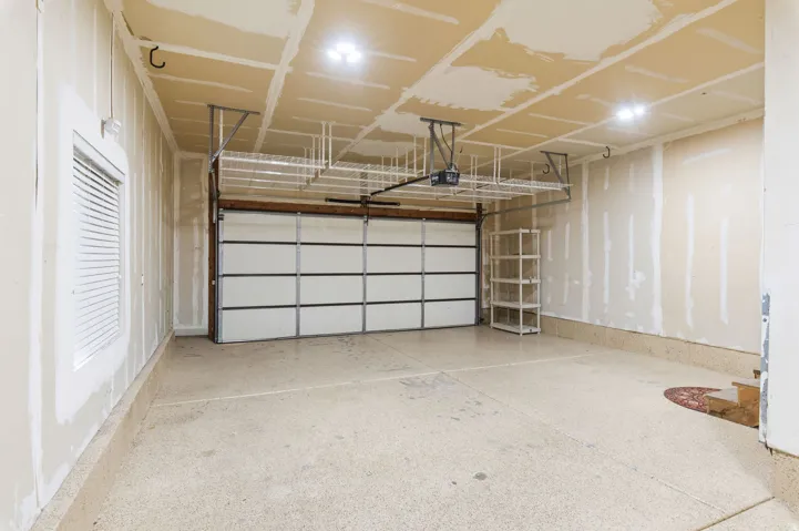 Huge 3 CAR tandem garage