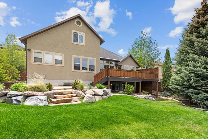 You'll love this entertaining back yard!