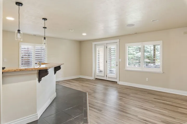 Walk Out Basement w/ Sep. Entrance