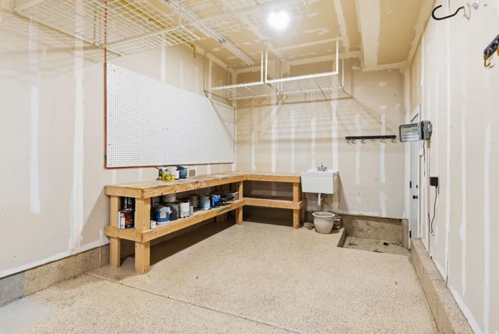 Nice built in shelving & sink
