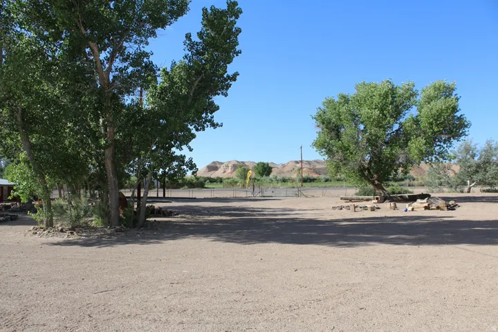 200 W 100 N, Hanksville, Utah 84734