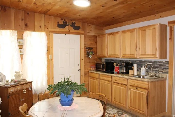 200 W 100 N, Hanksville, Utah 84734