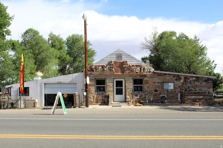 200 W 100 N, Hanksville, Utah 84734