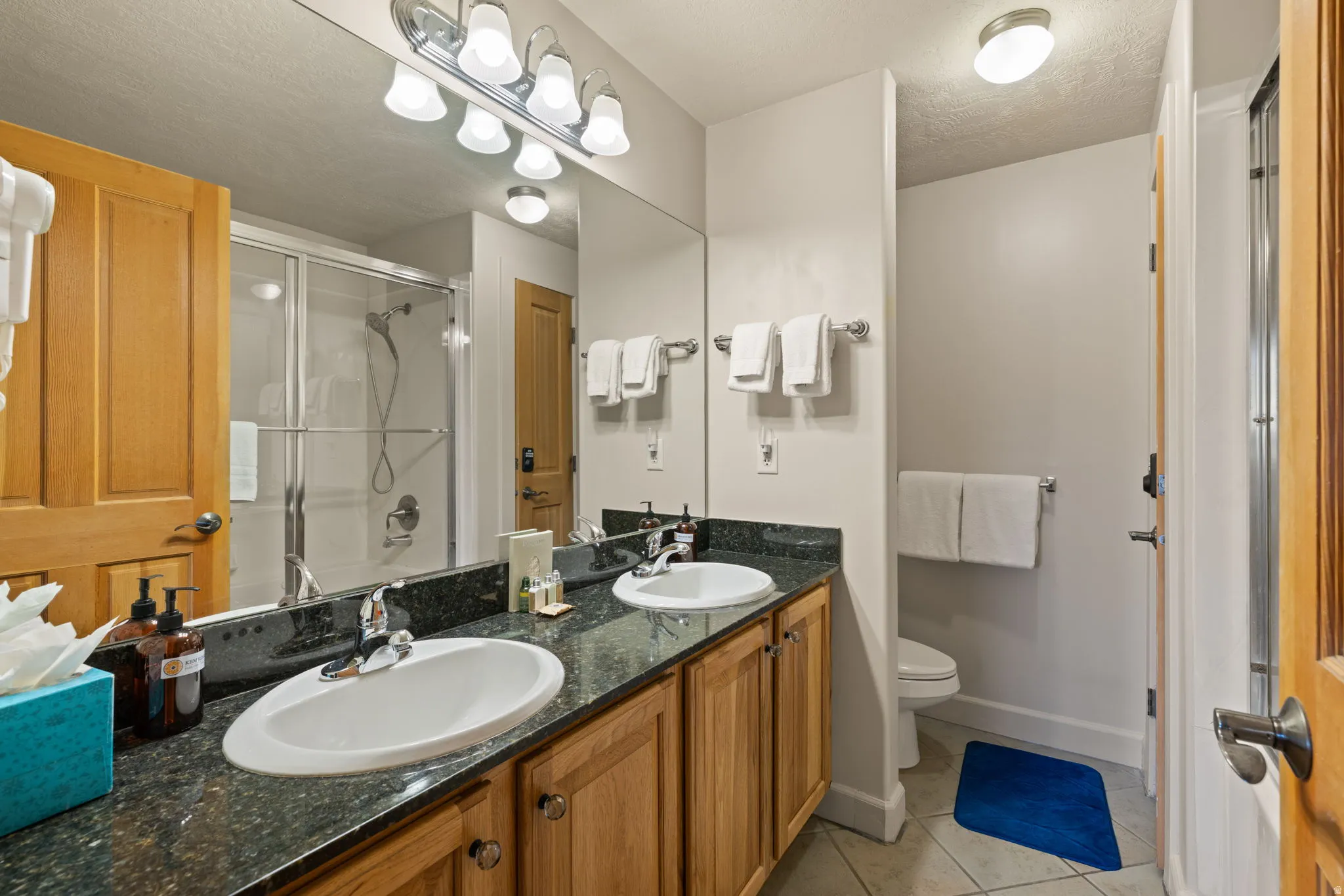 Primary bathroom ensuite
