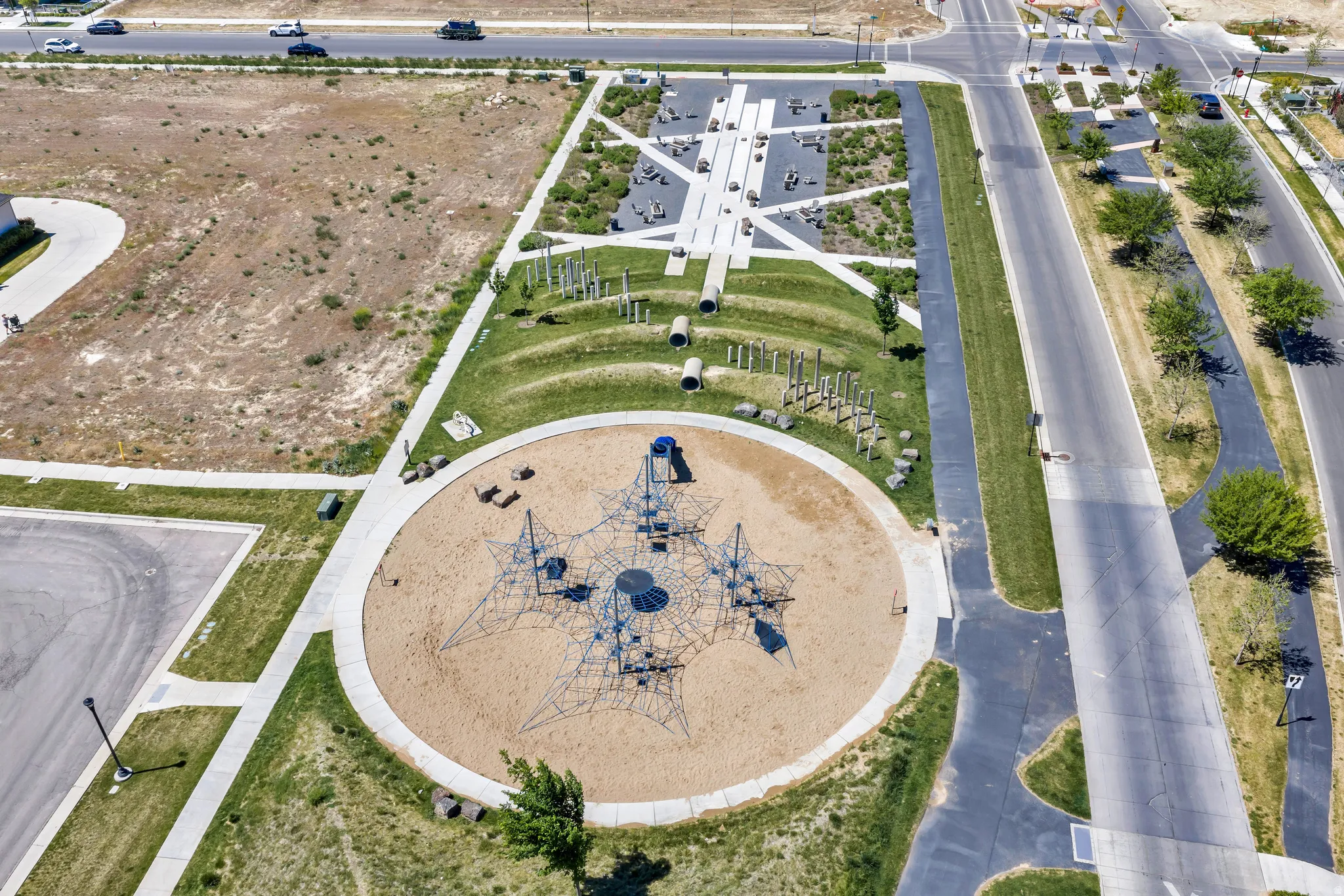 Featuring Lake Ave Park just a few blocks away!