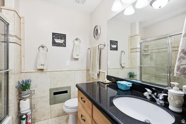Main Floor Bathroom #2
