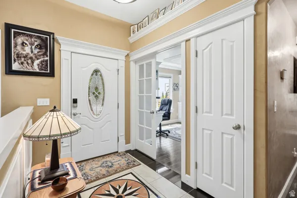 Entryway/foyer
