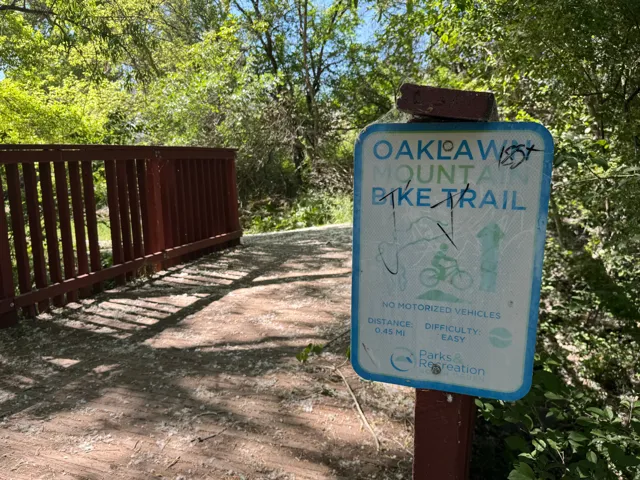Oaklawn Park - Wooded Trails for Walking & Biking