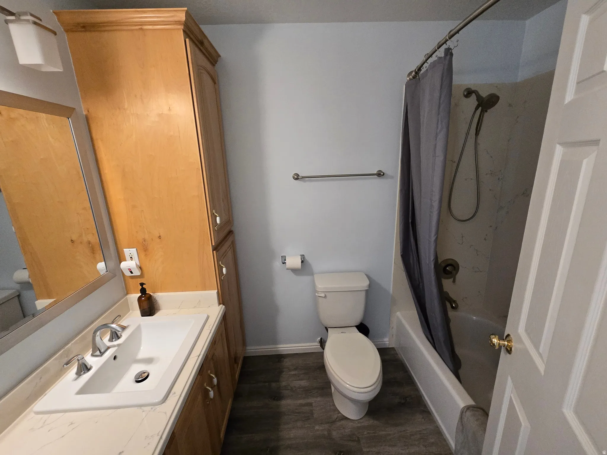 Full bathroom
