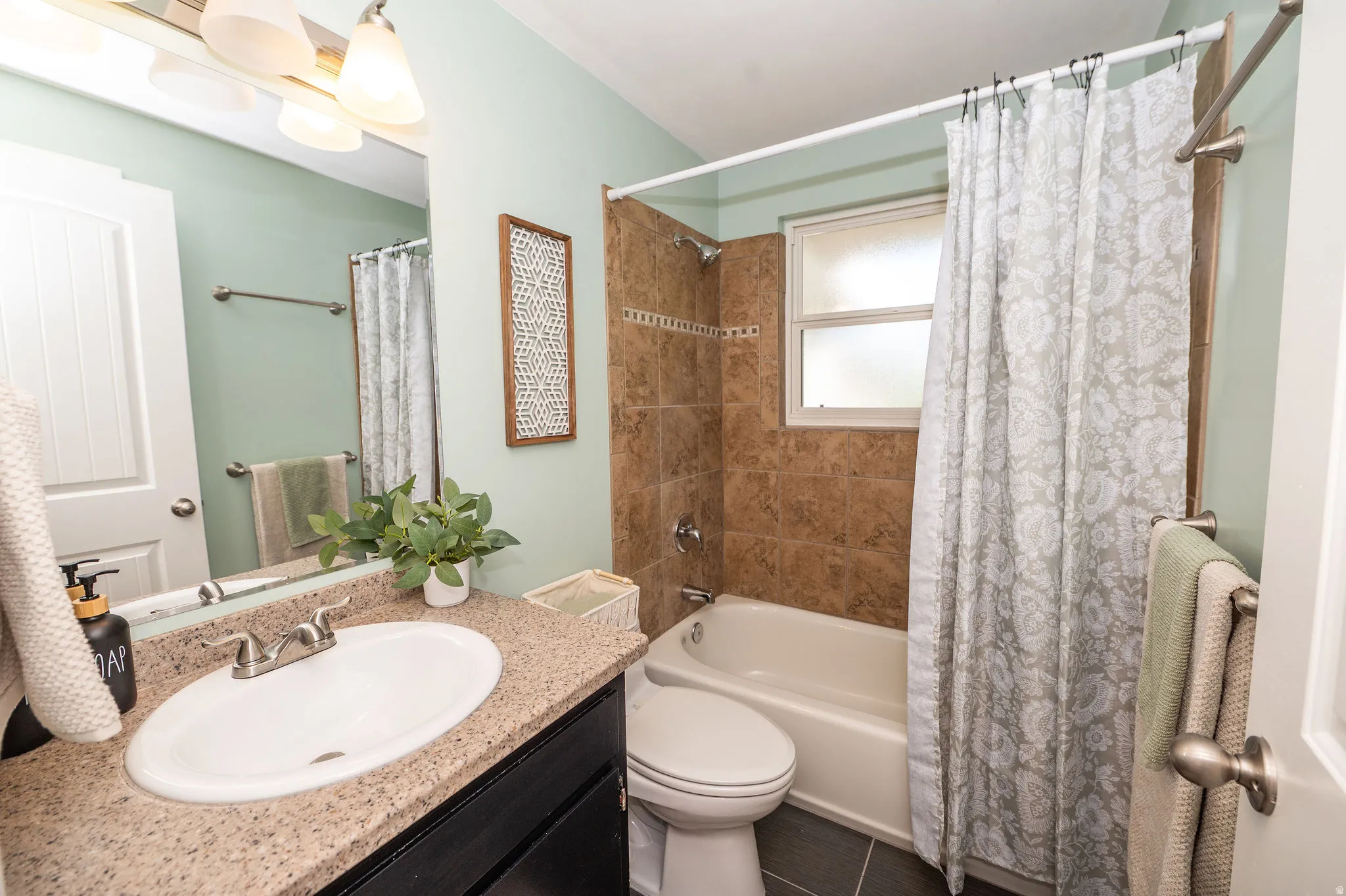 Full bath on main
