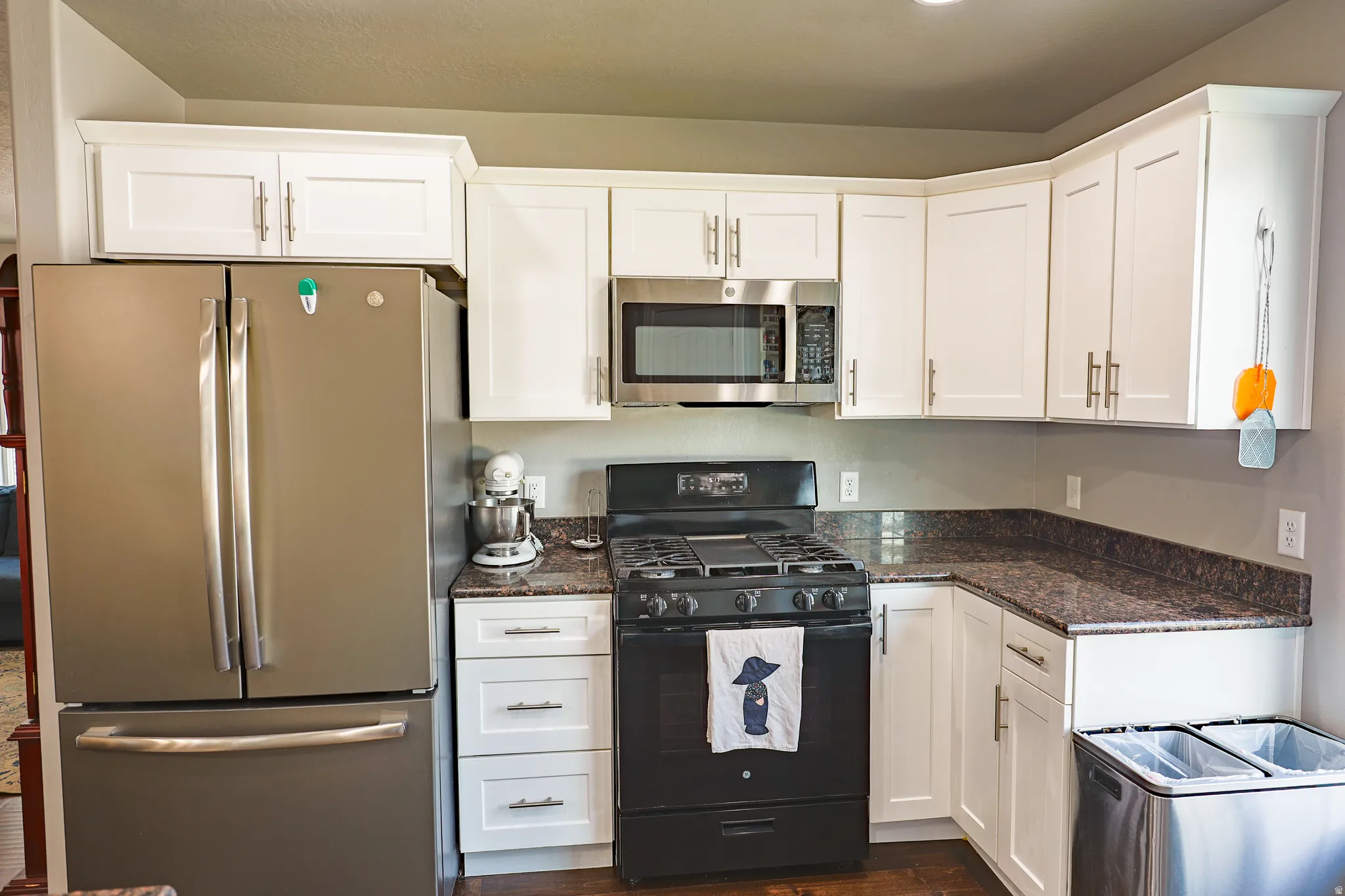 Gas Oven and Stove with Griddle, new Microwave