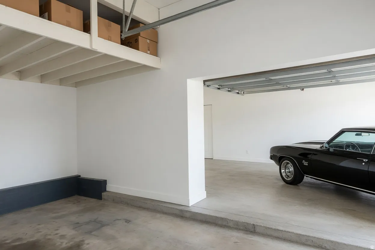 3rd car garage bay
