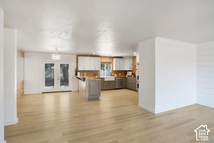 Wood-finish flooring throughout