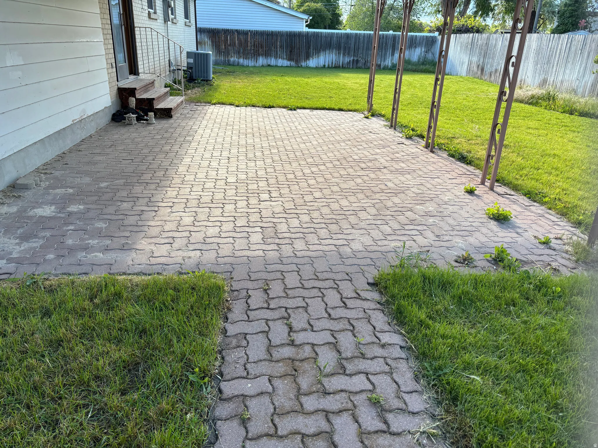 Inlaid brick pavers