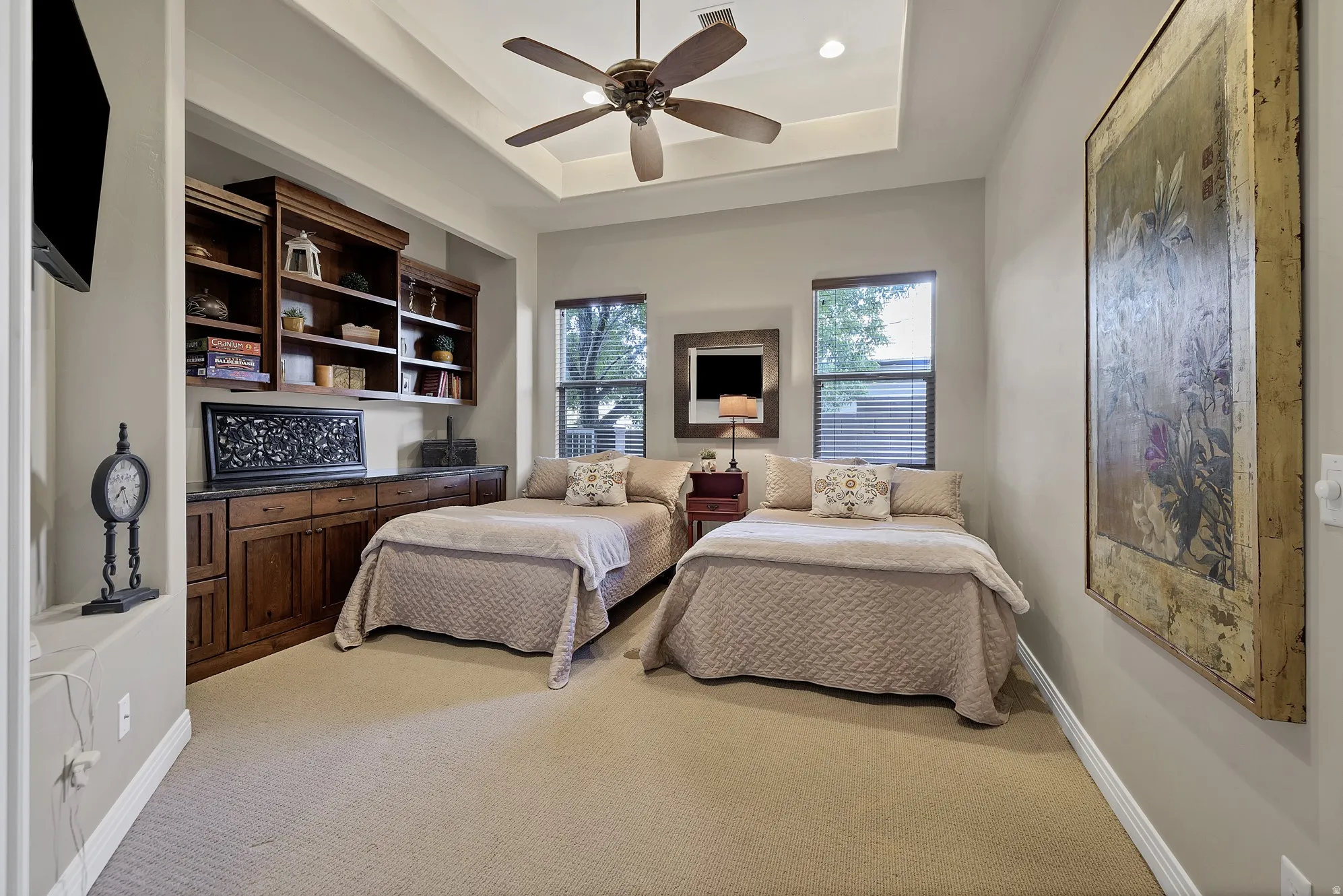 Recessed tray ceiling with integrated lighting and ceiling fan