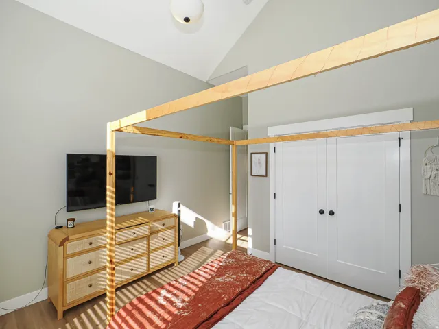Vaulted ceiling with a flush-mount light fixture