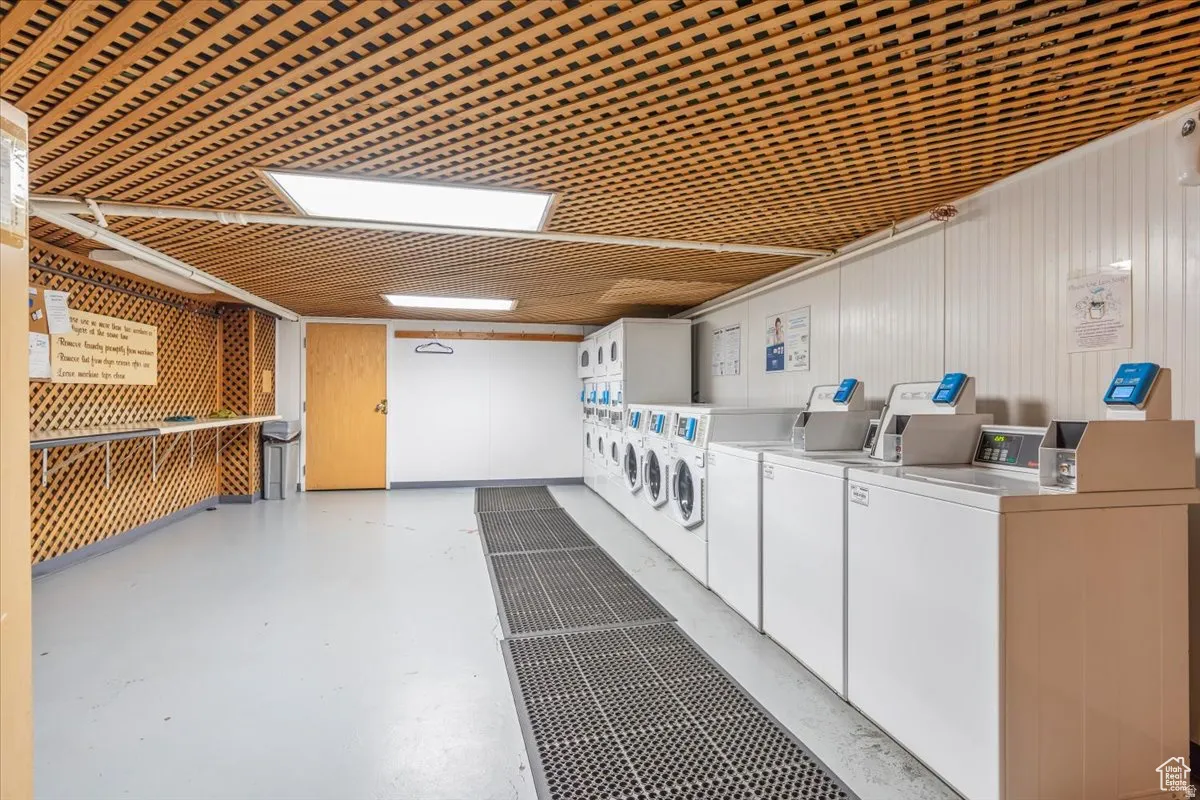Laundry on floor 2
