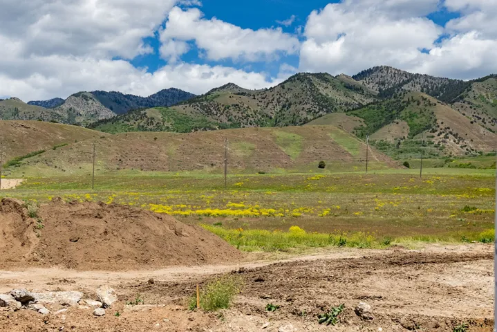1139 E Center St, Hyde Park, Utah 84318
