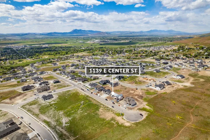 1139 E Center St, Hyde Park, Utah 84318