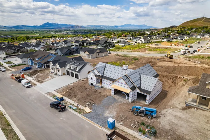 1139 E Center St, Hyde Park, Utah 84318