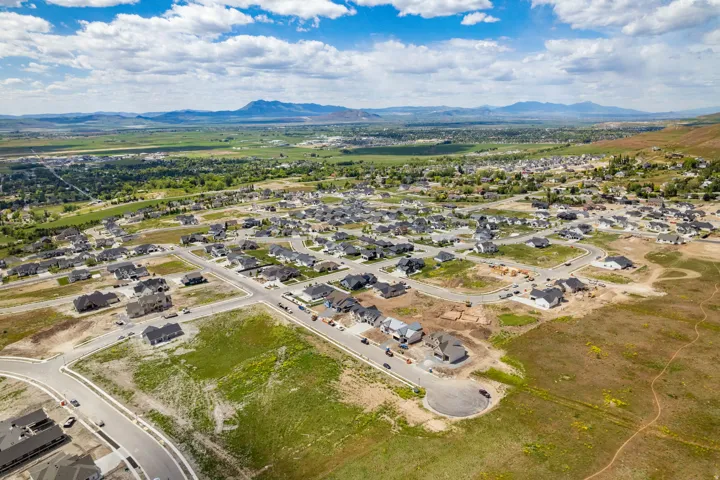 1139 E Center St, Hyde Park, Utah 84318