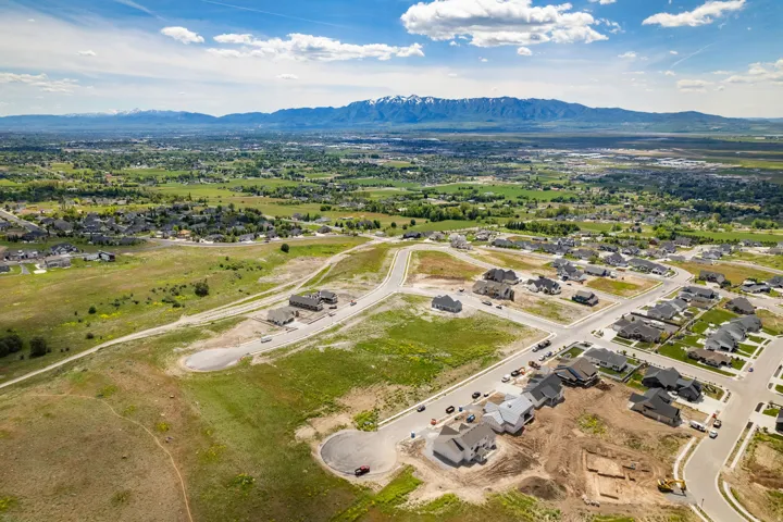 1139 E Center St, Hyde Park, Utah 84318