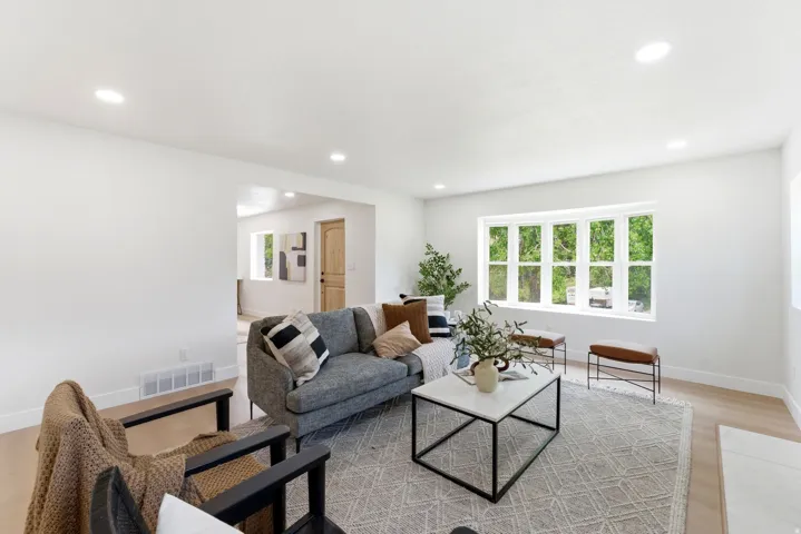 4215 S Holladay Blvd, Holladay, Utah 84124