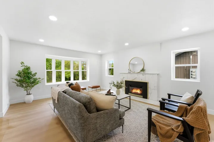 4215 S Holladay Blvd, Holladay, Utah 84124