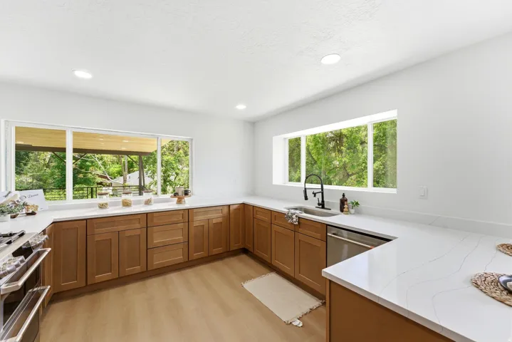4215 S Holladay Blvd, Holladay, Utah 84124
