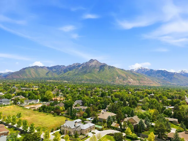 4215 S Holladay Blvd, Holladay, Utah 84124