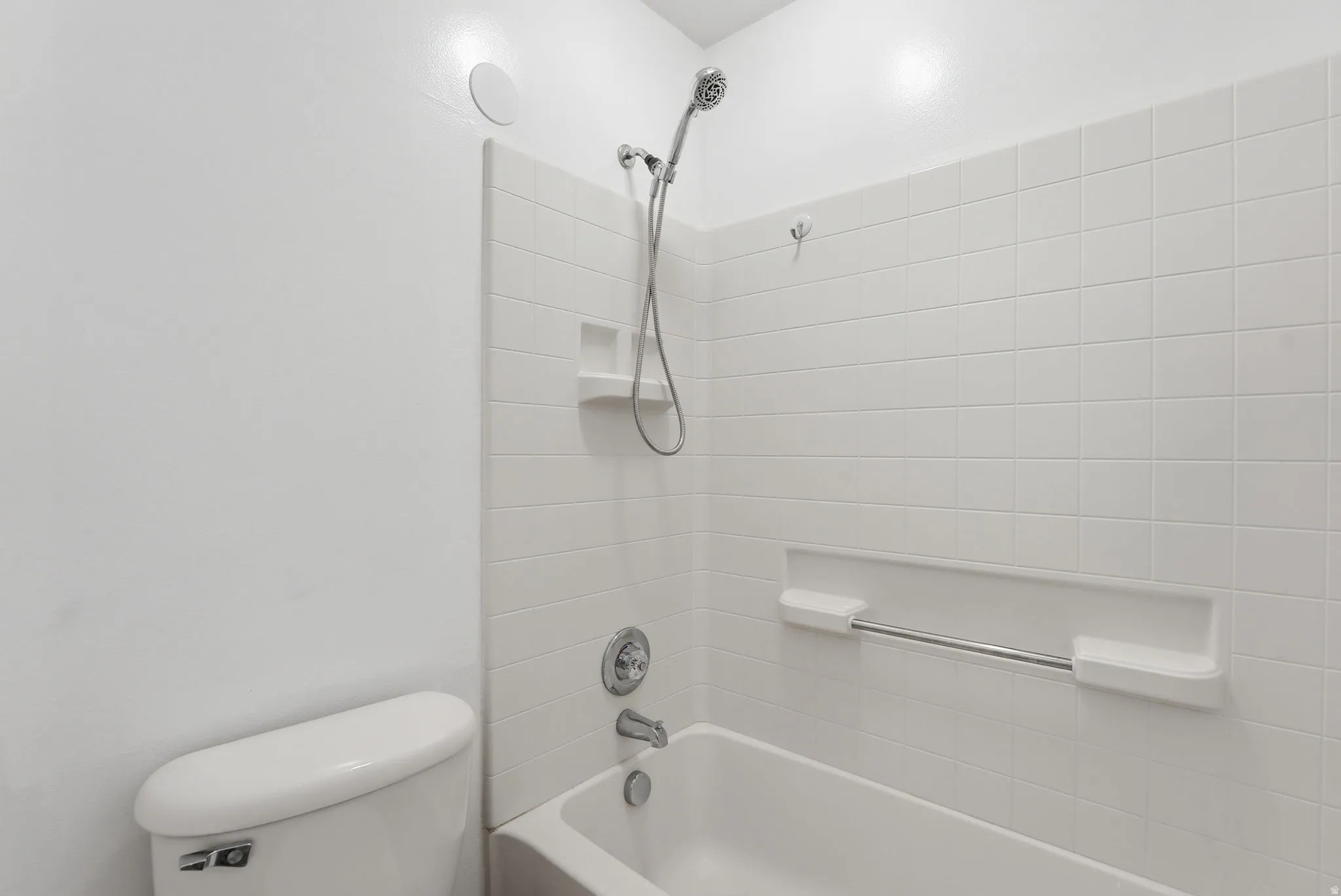 Main Bath Showe/Tub Combo