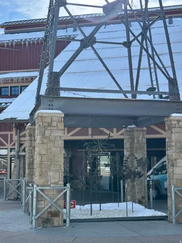 Main Lobby at Summit Watch