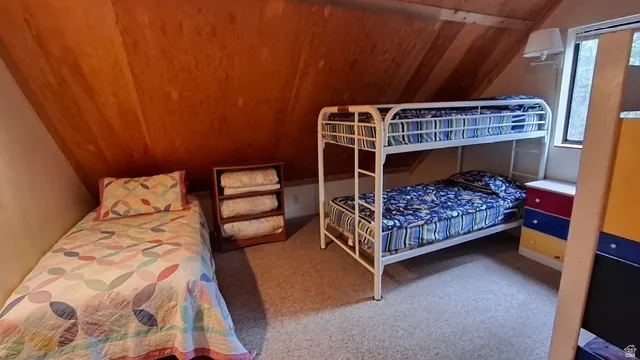 Loft bedroom with lots of natural light and ample options for sleeping arrangements