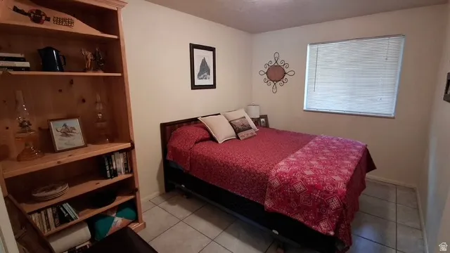 2nd bedroom down