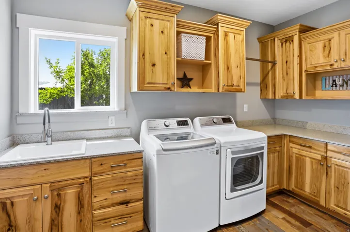 10195 W 11600 N, Bothwell, Utah 84337