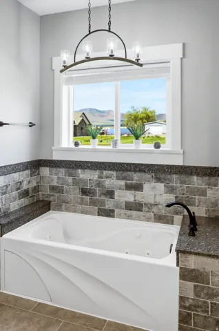 10195 W 11600 N, Bothwell, Utah 84337