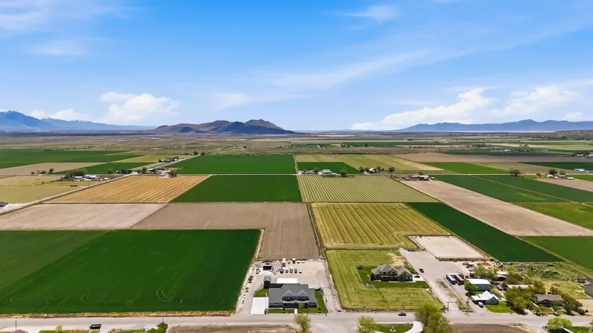 10195 W 11600 N, Bothwell, Utah 84337