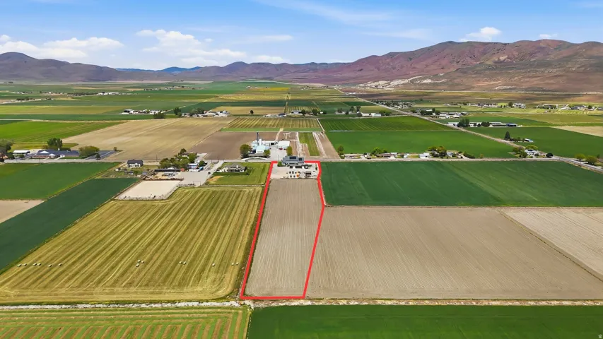 10195 W 11600 N, Bothwell, Utah 84337